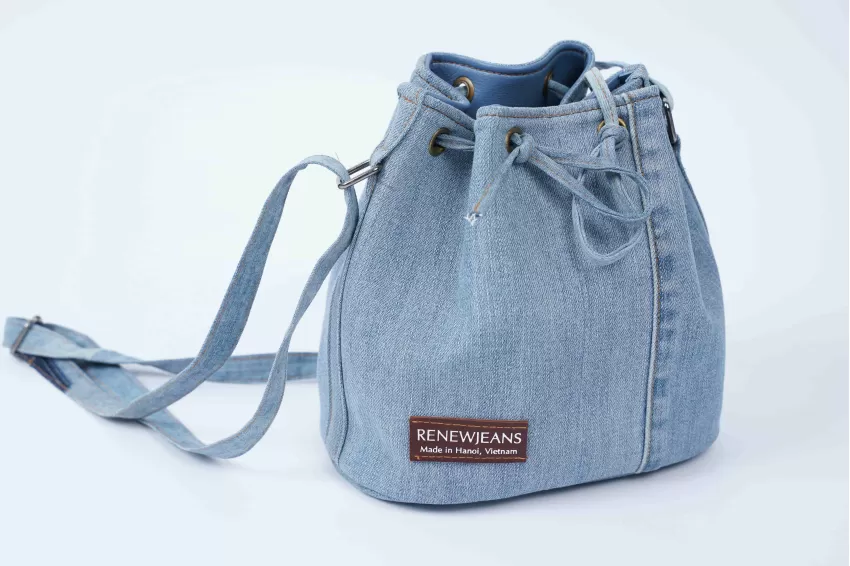 Drawstring Bucket Bag From Old Jeans, Youthful And Eye-Catching Design, Dynamic And Mischievous Style