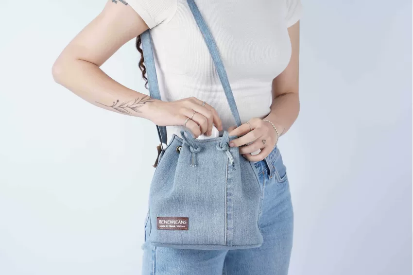 Drawstring Bucket Bag From Old Jeans, Youthful And Eye-Catching Design, Dynamic And Mischievous Style