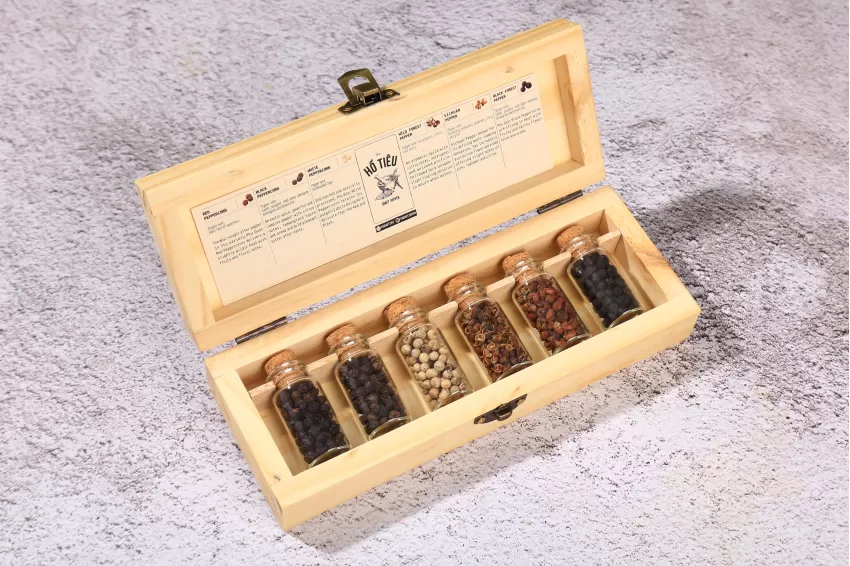 Set Of 6 Flavors Peppercorn, Clamshell Wooden Box, Natural Black Pepper, Food Gift Set, Phu Quoc Pepper, King Pepper Spice Set, Corporate Gift