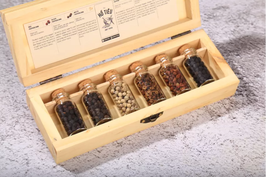 Set Of 6 Flavors Peppercorn, Clamshell Wooden Box, Natural Black Pepper, Food Gift Set, Phu Quoc Pepper, King Pepper Spice Set, Corporate Gift