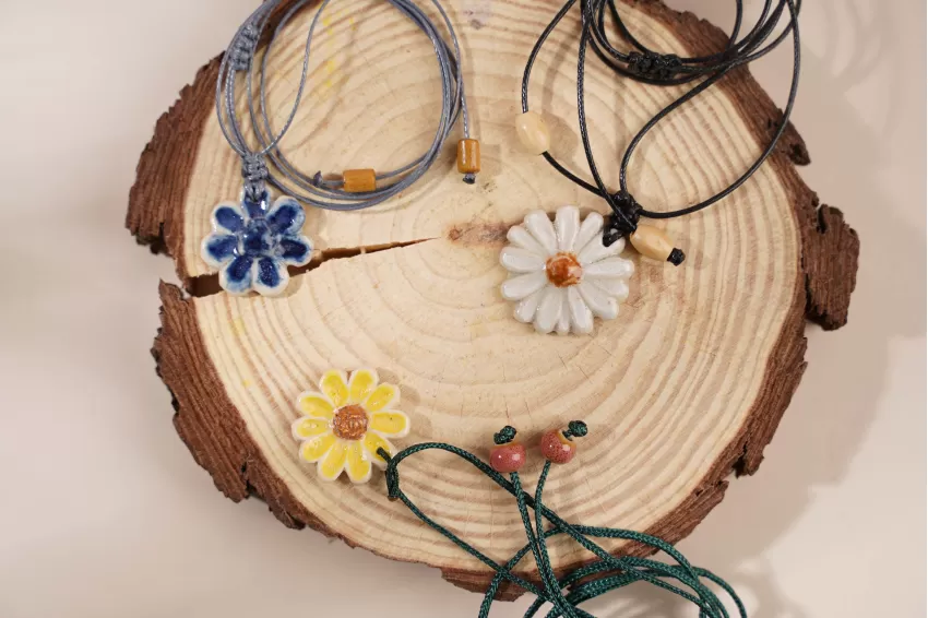 Daisy Ceramic Necklace Daisy Ceramic Necklace