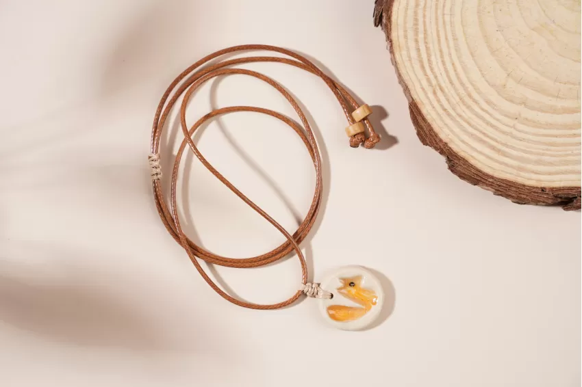 Foxy Ceramic Necklace, Unique Ceramic Accessory, Simple And Elegant Design, Environmentally Friendly Material