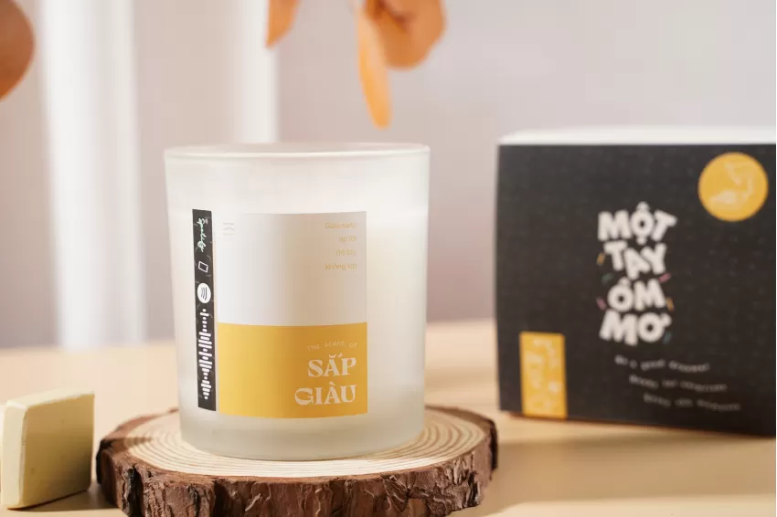 “Smell Rich” Scented Candle