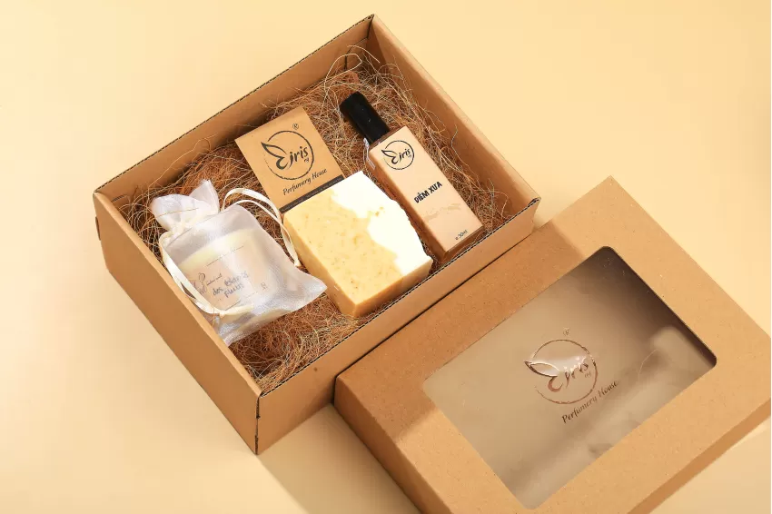 “Diễm Xưa" Scented Gift Box (Handmade Soap, Scented Candle & Perfume)