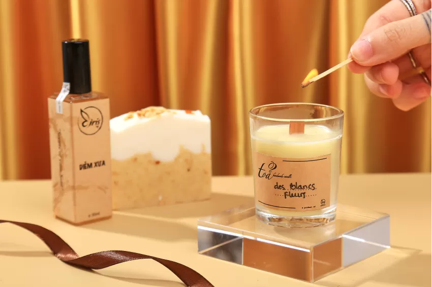 “Diễm Xưa" Scented Gift Box (Handmade Soap, Scented Candle & Perfume)