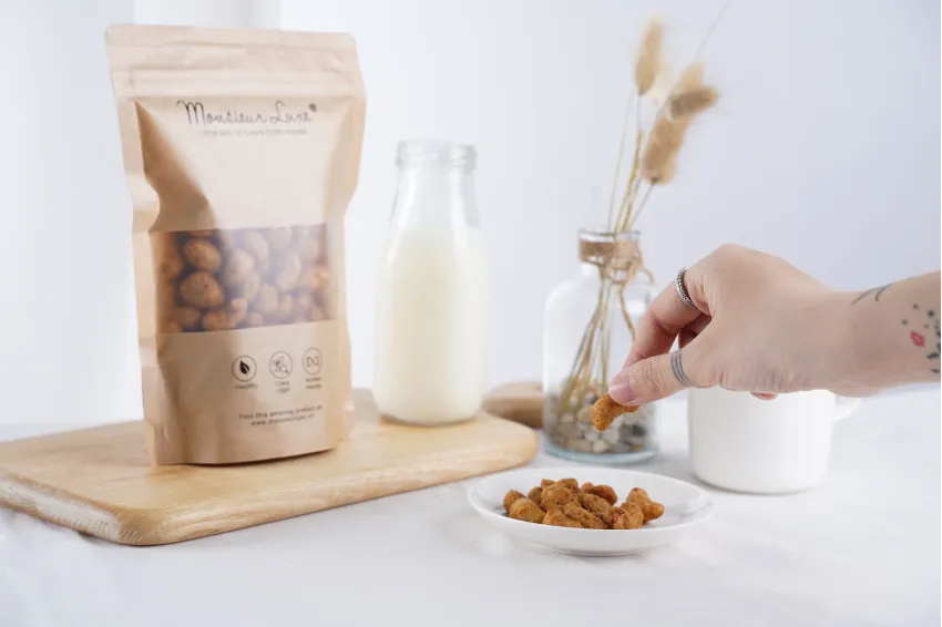 Roasted Spicy Salted Garlic Cashew, Healthy Snacks, Dried Cashew, Crunchy Nuts, No Sugar, No Preservatives, Eat Clean, Natural Ingredients Roasted Spicy Salted Garlic Cashew, Healthy Snacks, Dried Cashew, Crunchy Nuts, No Sugar, No Preservatives, Eat Clean, Natural Ingredients