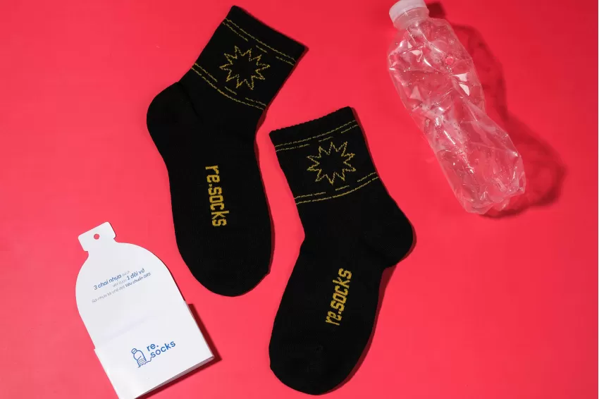 Recycled Socks - "Tỏ Tường" (Black Version), Black Socks With Gold Patterns, High Socks Embracing The Legs, Breathable Sweat-Absorbing Socks