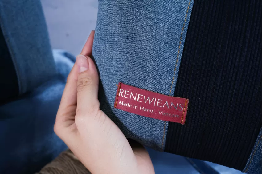 Túi Xách 3 Màu Từ Jeans Tái Chế, Túi Đeo Vai Hoặc Xách Tay, Thiết Kế Đơn Giản Và Thanh Lịch, Ghép 3 Mảnh Vải Đậm Nhạt Khác Nhau Túi Xách 3 Màu Từ Jeans Tái Chế, Túi Đeo Vai Hoặc Xách Tay, Thiết Kế Đơn Giản Và Thanh Lịch, Ghép 3 Mảnh Vải Đậm Nhạt Khác Nhau