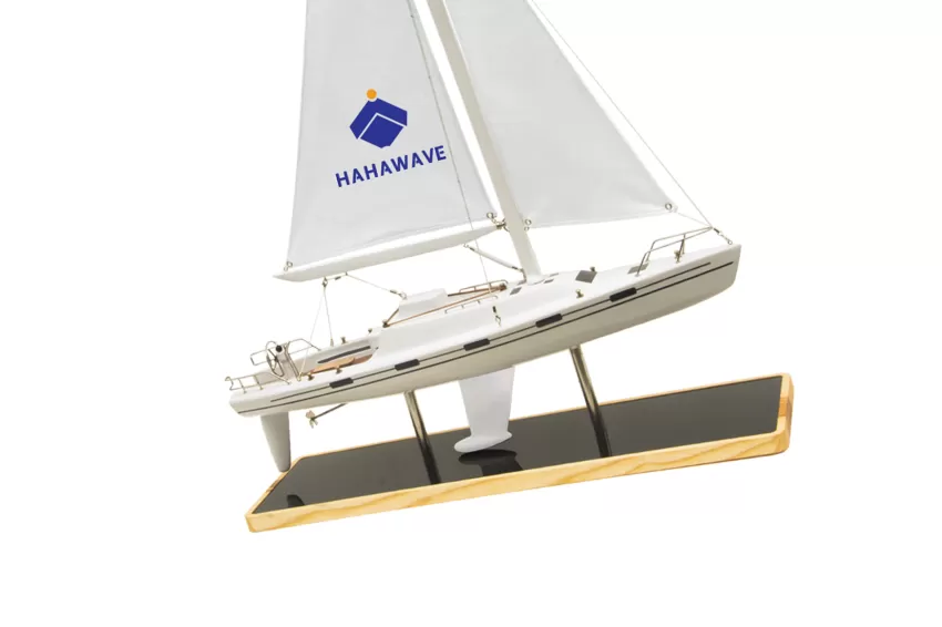 Mini Yacht Model L600.T6 With Art Silk Fabric Sail