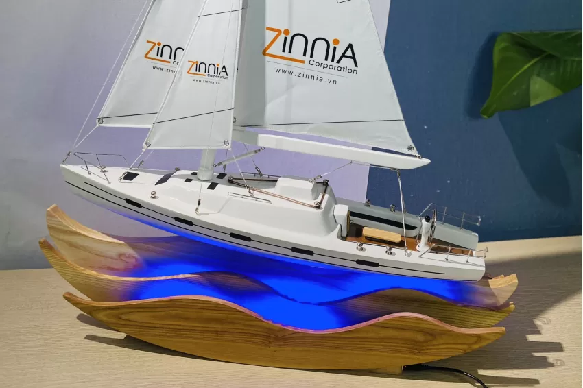 Lucky Mini Yacht On Waves ModelL600.S1 With LED Lamp