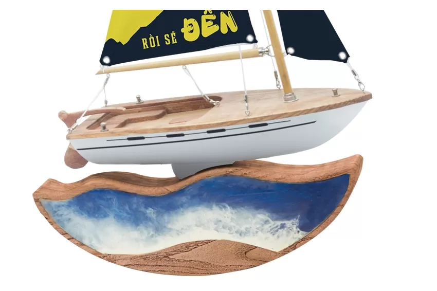 Lucky SailboatModel C300.T6 With Art Silk Fabric Sail