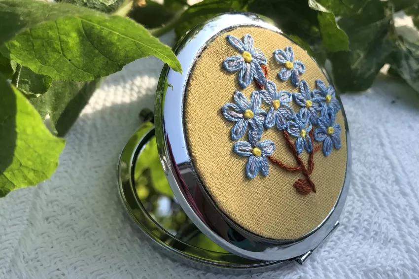 Yellow Embroidered Linen Hand Mirror, Handheld Mirror, Delicate And Cute Hand Embroidery Patterns, Vintage Style, A Gift For Girlfriends