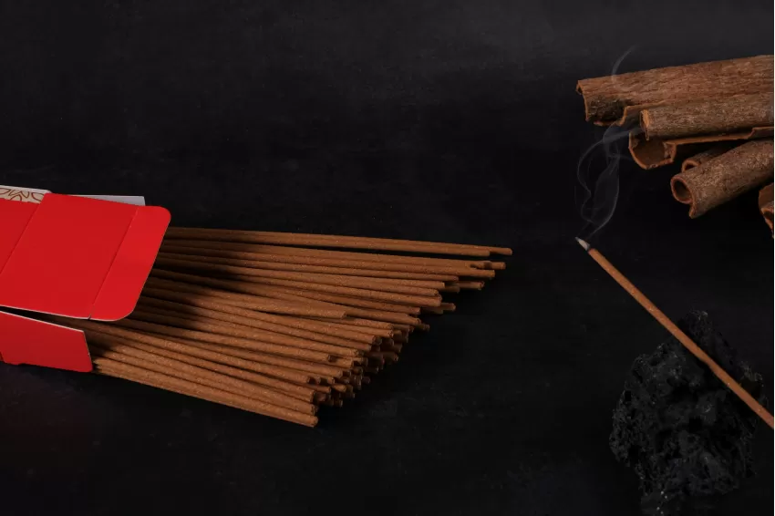 Cinnamon Incense, 34cm, Gentle Cinnamon Fragrance, A Warm And Spicy Taste, Suitable For Worship And Important Ceremonies