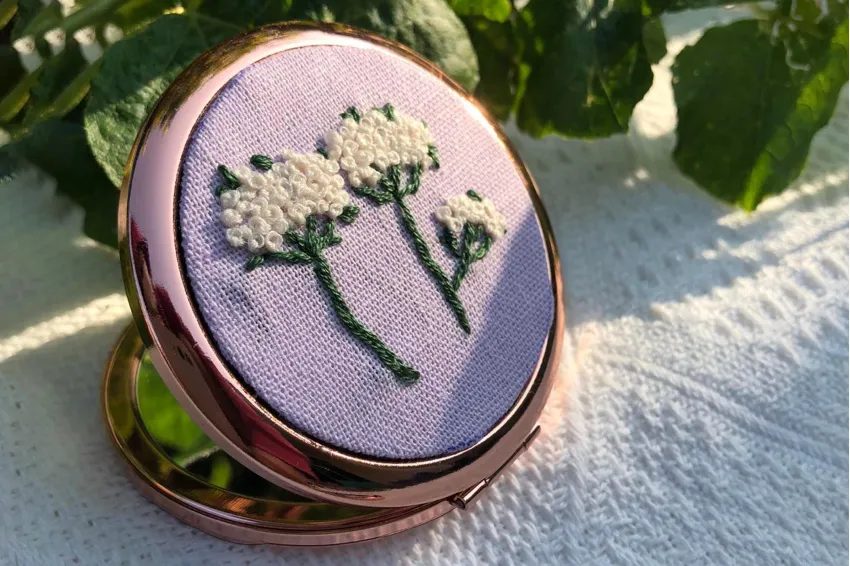 Purple Embroidered Linen Hand Mirror, Mini Handheld Mirror, Hand-Embroidered Mirror, Classic Round Shape, Dreamy Purple Linen Fabric