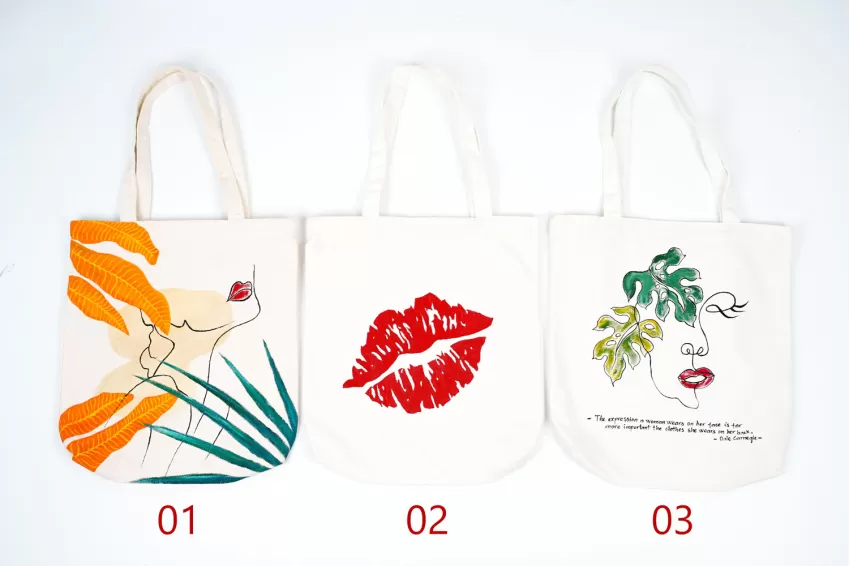 Túi Tote Vẽ Tay, Bộ Sưu Tập Môi Đỏ, Túi Handmade, Họa Tiết Đôi Môi, Chất Vải Dày Dặn Co Giãn Tốt, Phong Cách Phóng Khoáng