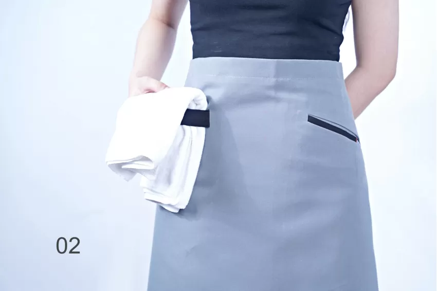 Simple Waist Apron, Youthful and Dynamic Design, with Pockets and Adjustable Straps, Wrinkle-Resistant Material, Protects Clothes from Dirt