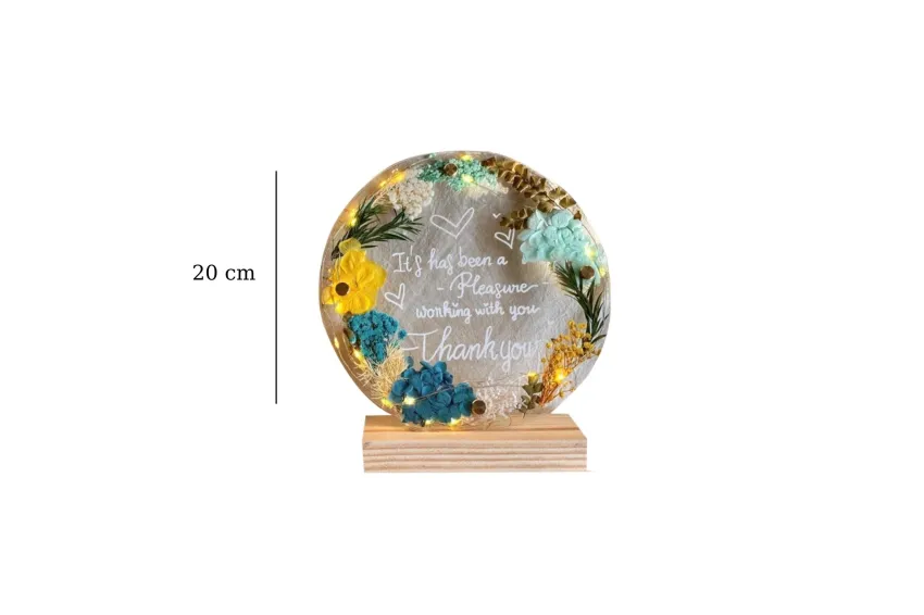 Multi Floral Design, Round Dried Flower Frame, Customizable Flower Colors and Messages, Conveying Messages Of Love, Meaningful 8/3 Gift For Her