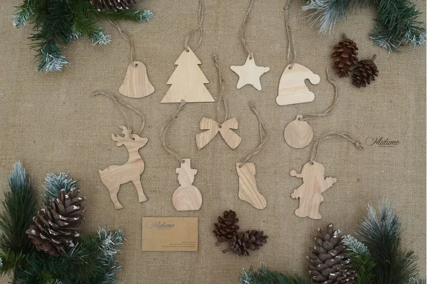 Wooden Decor 10 Products Set, Rustic Artistry, Playful Shapes, Christmas-themed Accessories, Handcrafted Products