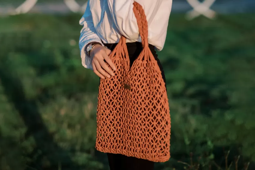 Macrame Net Bag, Vintage-inspired Design, Light and Feminine Style, Simple Design, Beautiful Beach Accessory