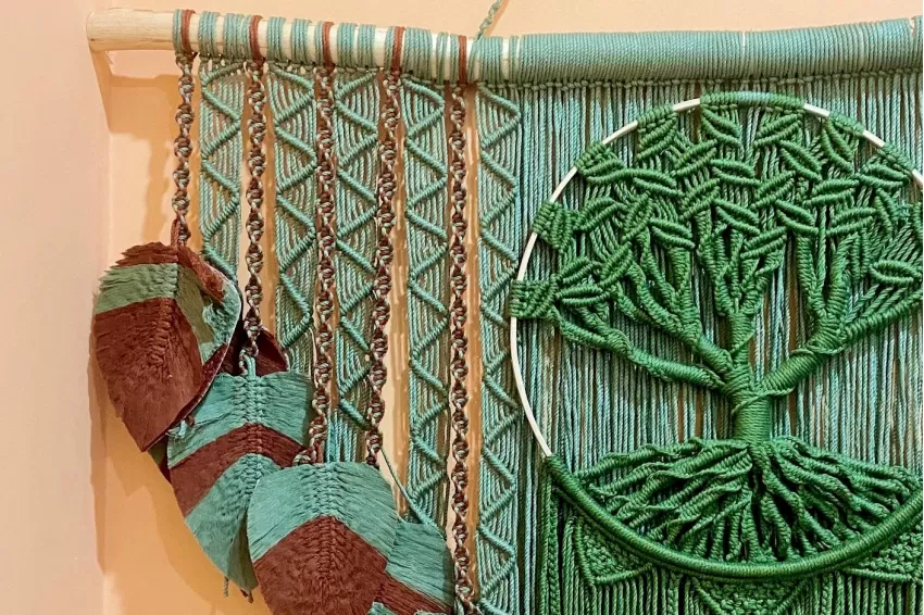 Green Macrame Wall Hanging, Refreshing Green Color, Vintage Style, Elaborate and Impressive Design, Intricate Knotting Technique