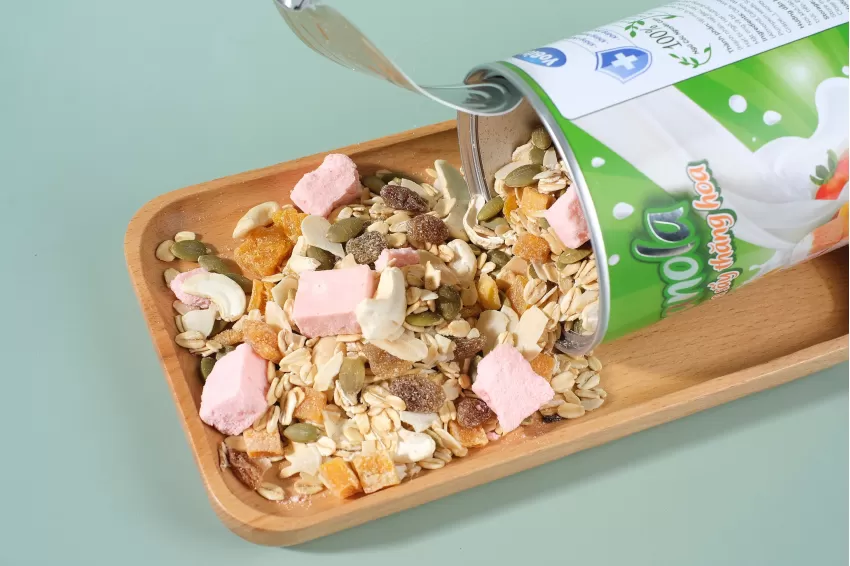 Granola With Freeze Dried Yogurt Cubes Granola With Freeze Dried Yogurt Cubes