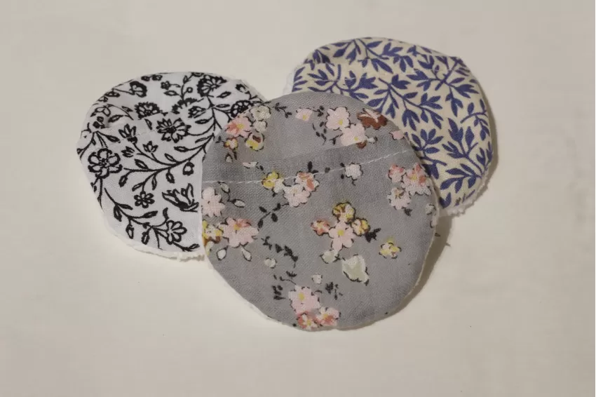 Reusable Facial Cleansing Pad (Random Design)