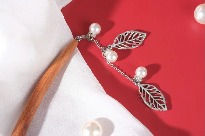 3 Leaves Dangle Wooden Hair Stick, Keeps Hair Neatly in Place, Sturdy Design, Stylish Patterns, Feminine Hair Accessory