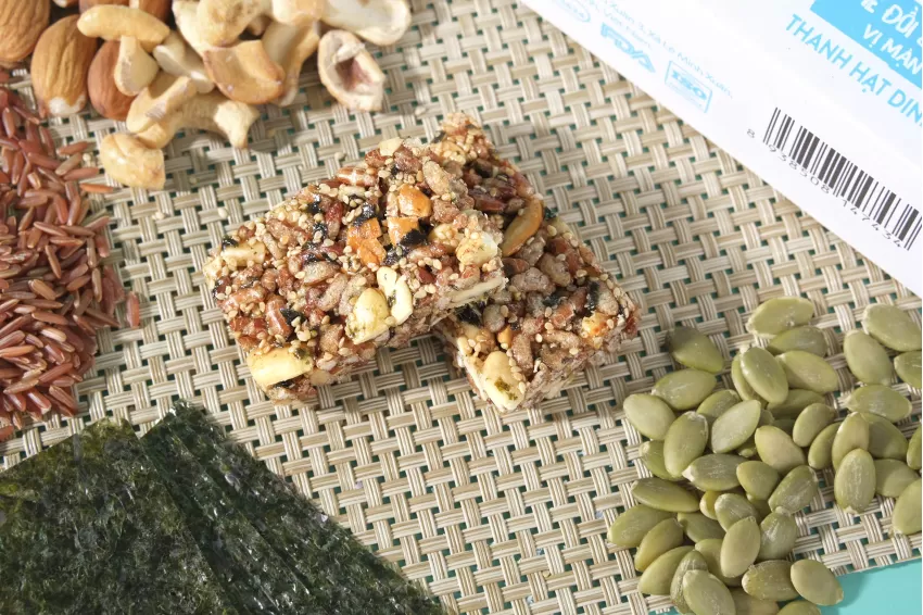 Sesame & Seaweed Granola Bar