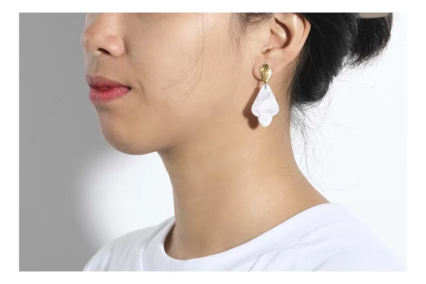 White Leaf Marble Clay Earrings, Pure White Color, Noble and Luxurious Earrings, Suitable for Various Outfits, Lovely Gift