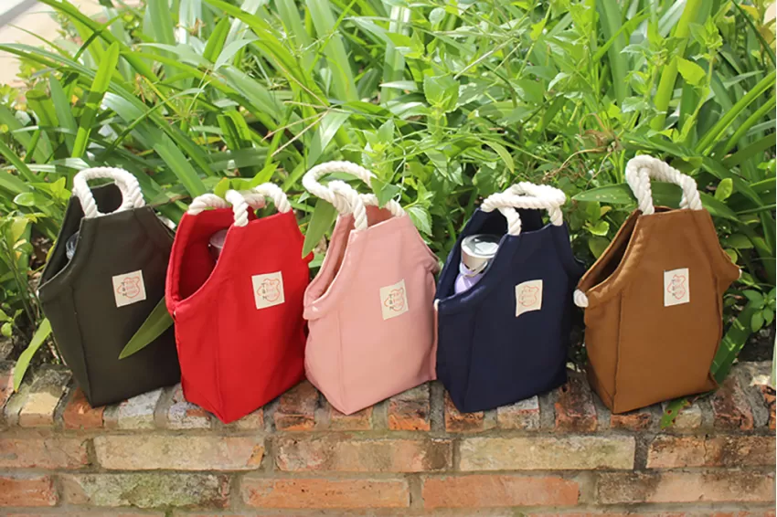 Túi Vải Đựng Bình Nước Dáng Tạp Dề Độc Đáo (Apron Bag), Tiện Lợi Sử Dụng Hàng Ngày, Vải Kaki Bền Chắc, Có Dây Rút 2 Bên