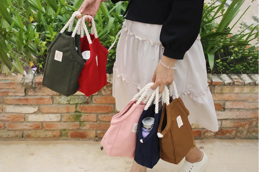 Túi Vải Đựng Bình Nước Dáng Tạp Dề Độc Đáo (Apron Bag), Tiện Lợi Sử Dụng Hàng Ngày, Vải Kaki Bền Chắc, Có Dây Rút 2 Bên