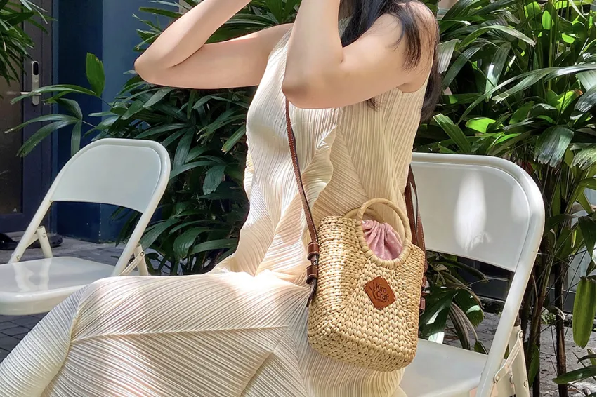 Cute Tiny Water Hyacinth Bag, Natural Reed Material, Modern Design, Square Bag Shape, Spacious Size, Traditional Style