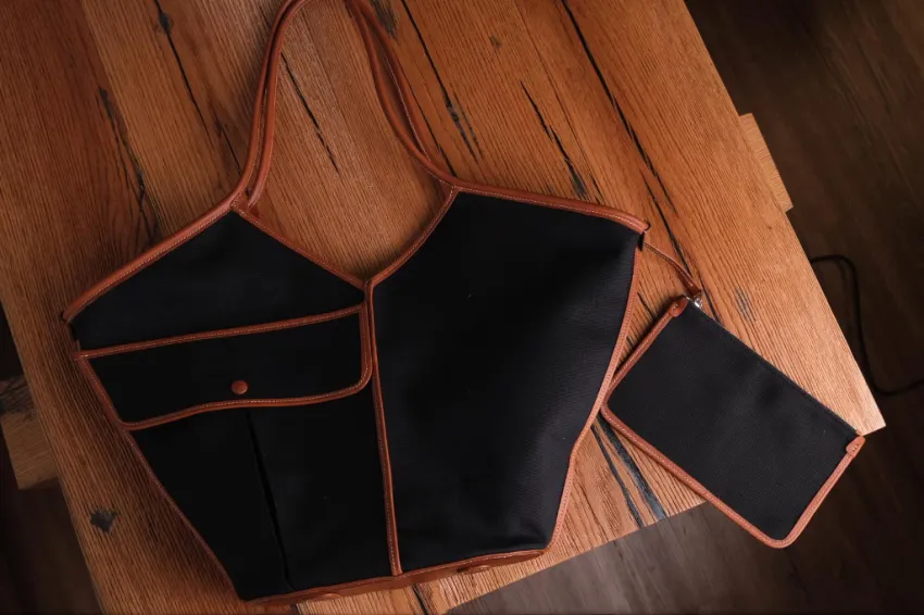 Túi Tote Da Bò Phối Canvas, Túi Tote Handmade, Thiết Kế Hiện Đại, Vải Canvas Và Da Bò Ý Thượng Hạng, Túi Tote Thời Thượng Túi Tote Da Bò Phối Canvas, Túi Tote Handmade, Thiết Kế Hiện Đại, Vải Canvas Và Da Bò Ý Thượng Hạng, Túi Tote Thời Thượng