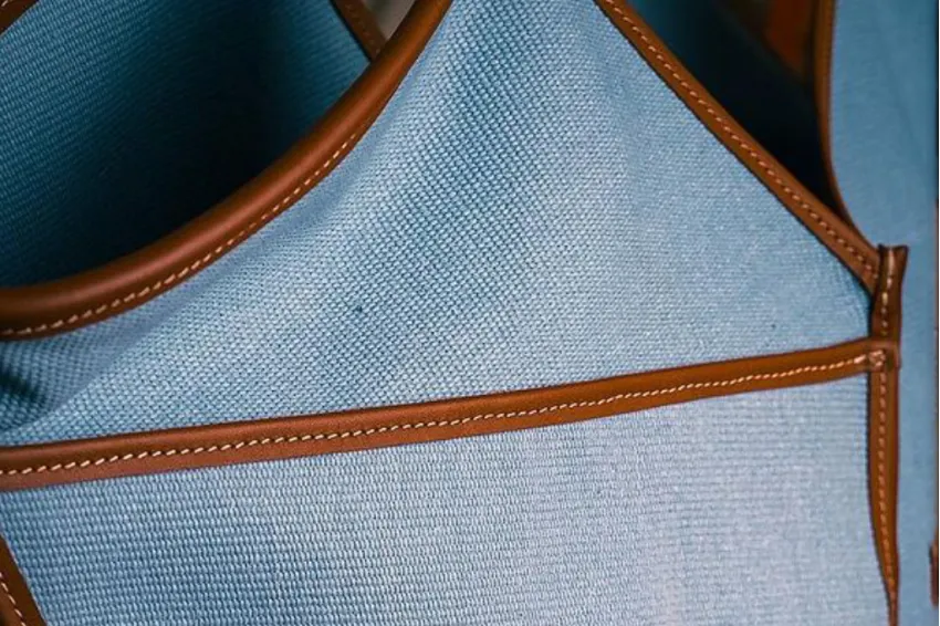 Túi Tote Da Bò Phối Canvas, Túi Tote Handmade, Thiết Kế Hiện Đại, Vải Canvas Và Da Bò Ý Thượng Hạng, Túi Tote Thời Thượng Túi Tote Da Bò Phối Canvas, Túi Tote Handmade, Thiết Kế Hiện Đại, Vải Canvas Và Da Bò Ý Thượng Hạng, Túi Tote Thời Thượng