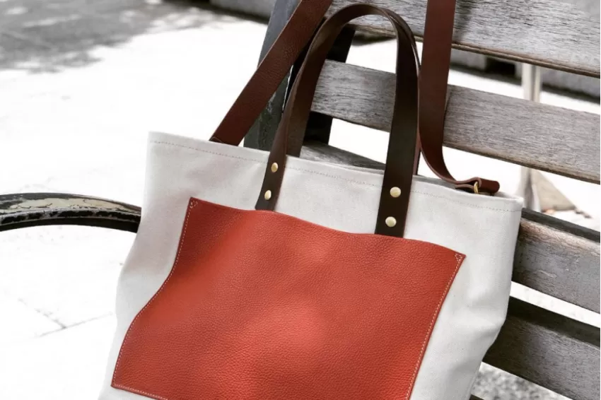 Daily Leather Tote Bag, Soft Material, Durable, Elegant Design, Trendy Style, Versatile For Many Outfits