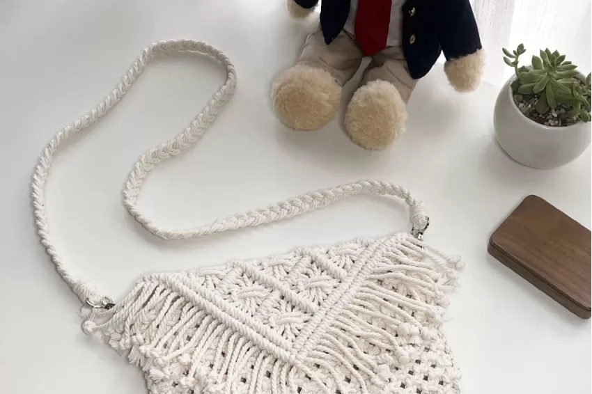 Túi Xách Dáng Bì Thư Đan Macrame, Túi Xách Thủ Công, Chất Liệu Macrame Mềm Mại, Màu Trắng Tinh Khôi, Độ Bền Cao, Thiết Kế Hiện Đại