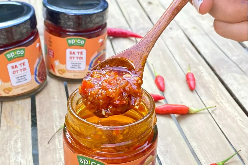 Vietnam Garlic Chilli Oil, Aromatic Spicy Seasoning, Marinade For Grilled Meat, Bbq Sauce Marinade, Mixed Rice Paper Chilli Oil Vietnam Garlic Chilli Oil, Aromatic Spicy Seasoning, Marinade For Grilled Meat, Bbq Sauce Marinade, Mixed Rice Paper Chilli Oil