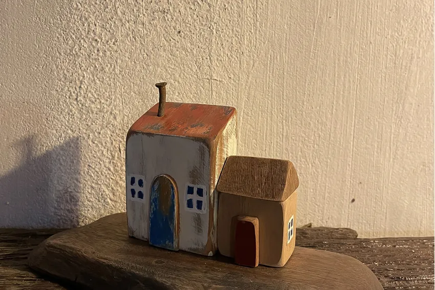 Driftwood House Miniature, Ng-0104, Decorative Model, Wooden House, Handcrafted Product, Artistic Piece