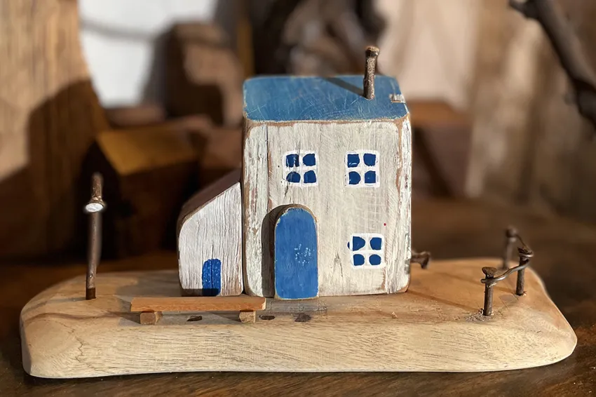 Driftwood House Miniature, Ng-0101, Detailed and Meticulous Design, Home Decoration, Rustic and Natural, High-Quality Product Driftwood House Miniature, Ng-0101, Detailed and Meticulous Design, Home Decoration, Rustic and Natural, High-Quality Product