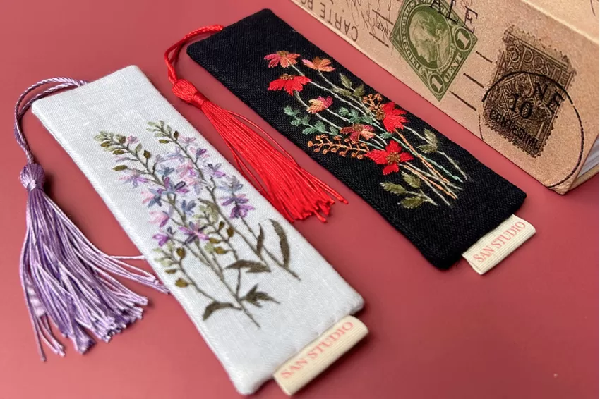 Handmade Embroidery Floral Bookmark, Delicately Patterned Floral Design, Compact Design, Gift for Book Lovers Handmade Embroidery Floral Bookmark, Delicately Patterned Floral Design, Compact Design, Gift for Book Lovers