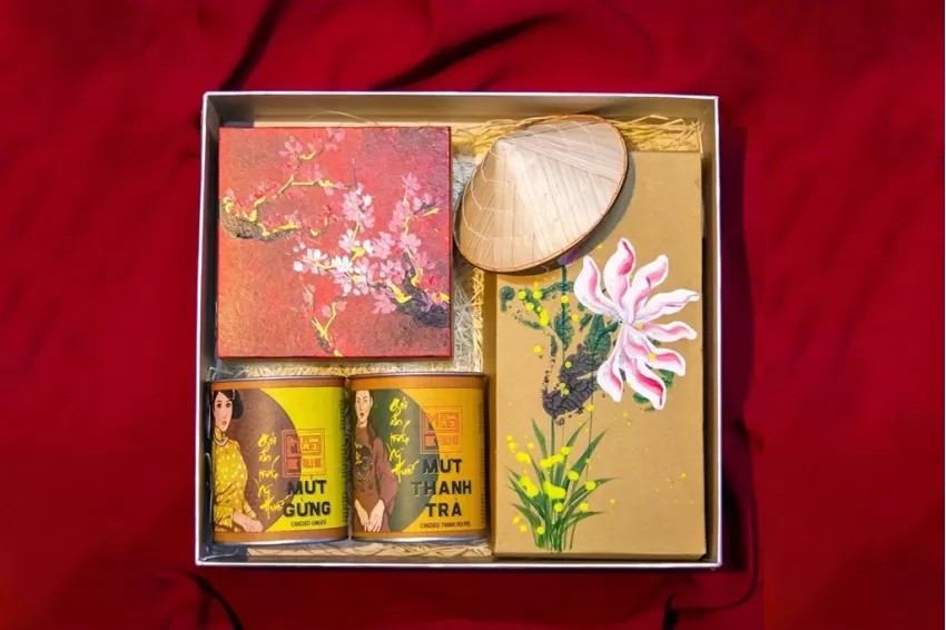 Moc Truly Hue’s 2024 “Phap Lam” Gift Box, Gift From Ancient Town, Hue Specialty, Vietnamese Traditional Food Gift, Artistic Hand-painted Gift Box, Corporate Gift