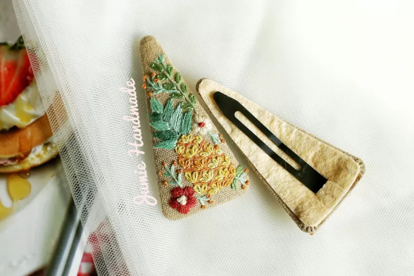 Summer Fruit Embroidered Hair Clip, Triangular Hair Clip, Eye-Catching And Adorable Patterns, Bright Colors, Handmade Hair Clip