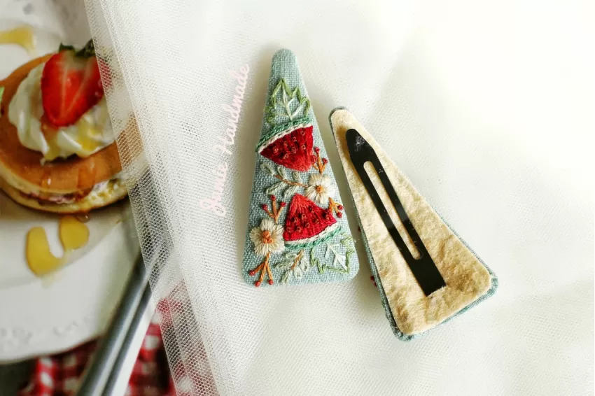 Summer Fruit Embroidered Hair Clip, Triangular Hair Clip, Eye-Catching And Adorable Patterns, Bright Colors, Handmade Hair Clip