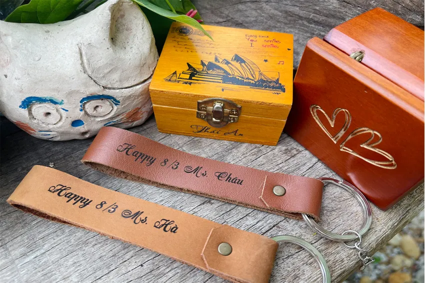 Genuine Leather Keychains With Names Engraved, Leather Keychains, Key Chains, Genuine Leather Accessories, Unique Gifts, Genuine Leather Gifts, Customized Gifts, Corporate Gift