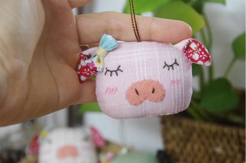 Fabric Pig Keychains, Fabric Keychains, Fabric Accessories, Handmade Accessories, Hand Embroidered Keychains, Handmade Gifts, Unique Gifts