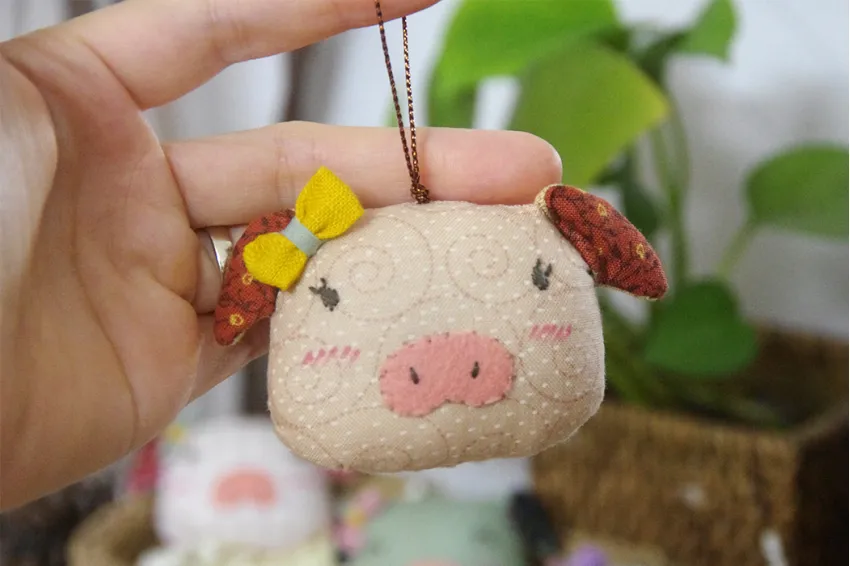 Fabric Pig Keychains, Fabric Keychains, Fabric Accessories, Handmade Accessories, Hand Embroidered Keychains, Handmade Gifts, Unique Gifts