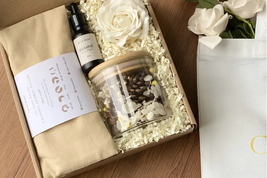 Aromatherapy Gift Box, Scent Gifts, Personal Care Gift Boxes, Herbal Pillows, Essential Oil Diffuser Flower Vases, Natural Essential Oils, Women's Gift Boxes, Relaxation Gifts