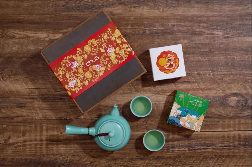 Personalized Mooncake Gift Box With Ceramic Tea Set, A Unique Vietnamese Gift, Perfectly Expressing Your Love, Mid-Autumn Festival Gift