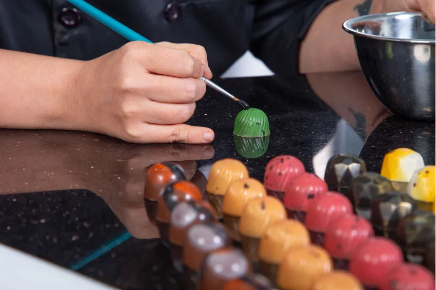 Hộp Socola Bonbon 6 Viên Hành Trình Hương Vị, Bùng Nổ Từng Giây Phút, Socola Đặc Sản Việt Nam, Công Thức Độc Đáo, Set Socola, Quà Cho Người Nước Ngoài Hộp Socola Bonbon 6 Viên Hành Trình Hương Vị, Bùng Nổ Từng Giây Phút, Socola Đặc Sản Việt Nam, Công Thức Độc Đáo, Set Socola, Quà Cho Người Nước Ngoài