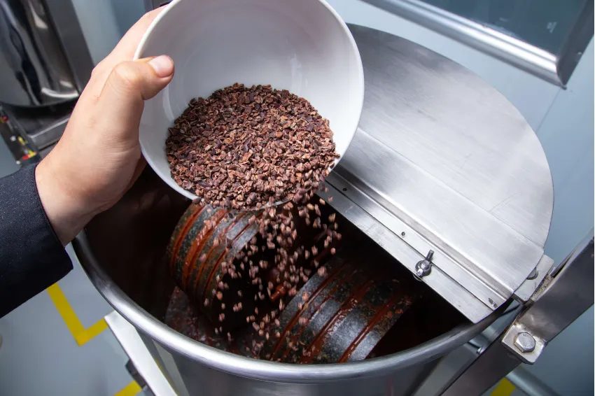 Socola Sữa Gạo Lứt 57%, 40Gr, Sự Kết Hợp Thú Vị Từ Sông Hồng, Socola Gạo Lứt Đậm Đà, Hương Vị Mới Lạ, Quà Đặc Sản Việt Nam, Quà Cho Người Nước Ngoài Socola Sữa Gạo Lứt 57%, 40Gr, Sự Kết Hợp Thú Vị Từ Sông Hồng, Socola Gạo Lứt Đậm Đà, Hương Vị Mới Lạ, Quà Đặc Sản Việt Nam, Quà Cho Người Nước Ngoài